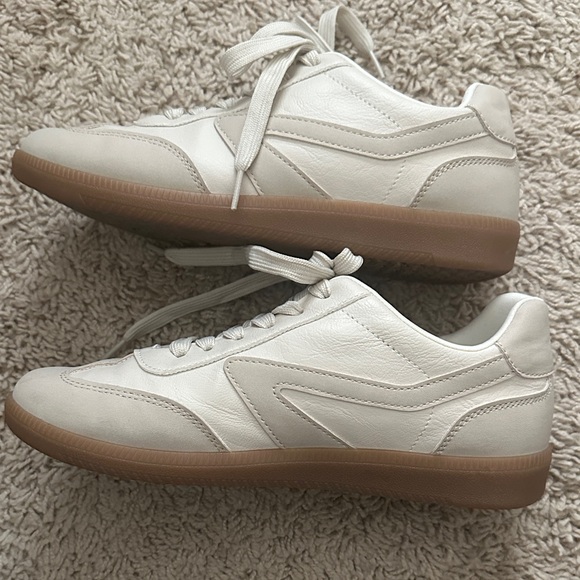 EUC size 7 DV by Dolce Vita White Sneakers - Picture 5 of 9